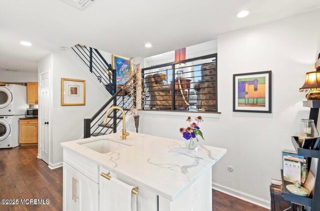 Building Photo - 85 Tower Hill Dr