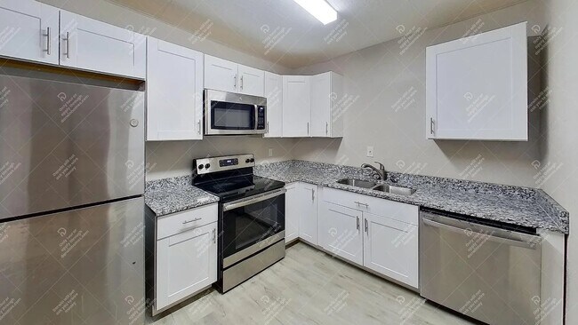 Foto del edificio - 5106 Crest Dr