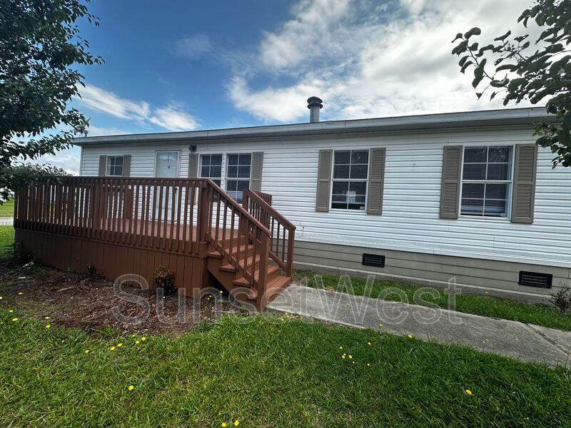 Primary Photo - 520 Sunshine Dr