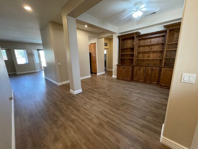 Building Photo - 17646 N 168th Dr