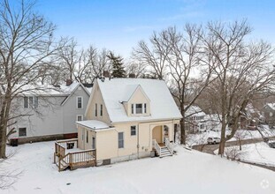 Building Photo - 1532 NE Starr Terrace