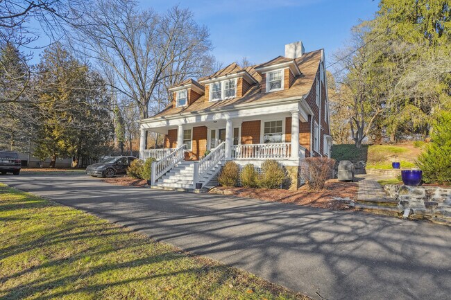 Foto del edificio - 155 Claremont Rd