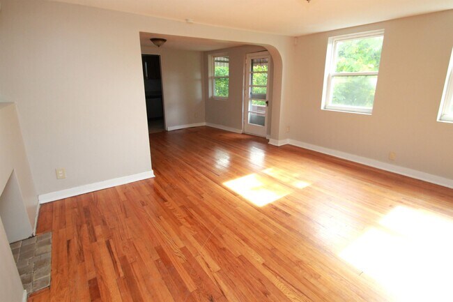 Building Photo - 183 Morrison Dr