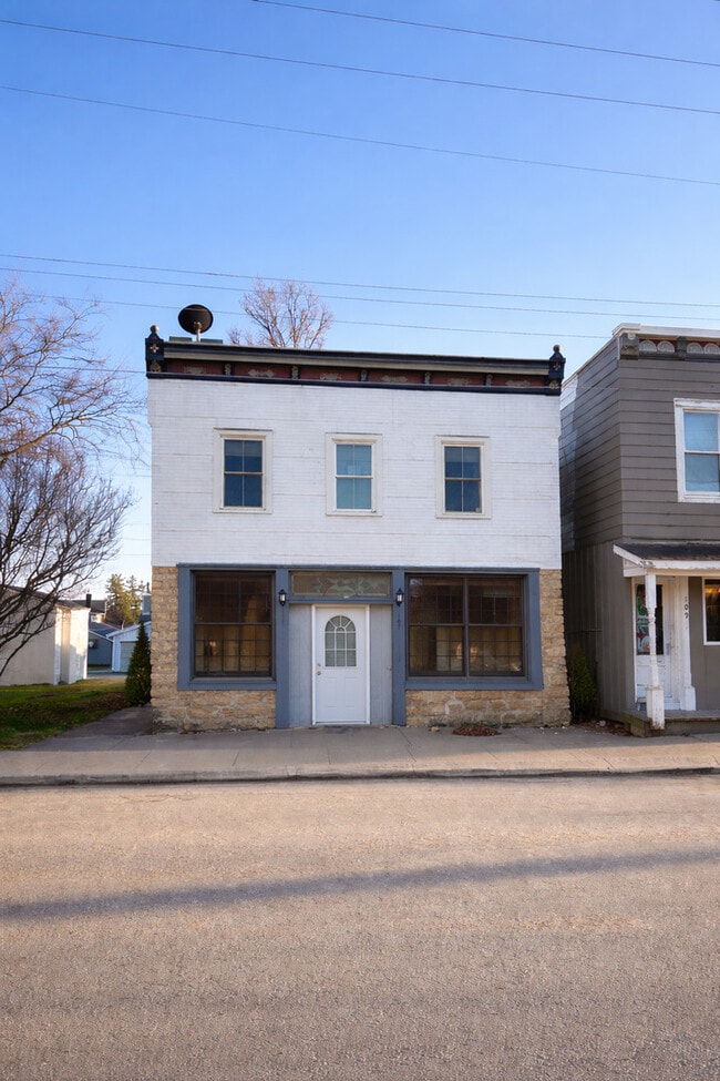 Building Photo - 107 W Baldwin St