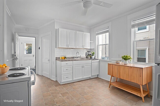 Foto del edificio - 541 Midland St