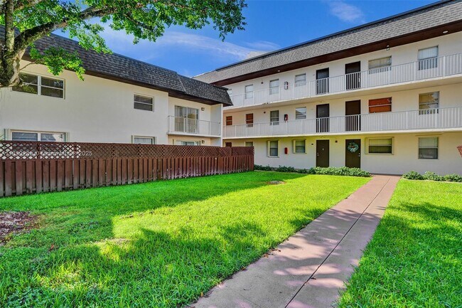 Foto del edificio - 8475 SW 94th St