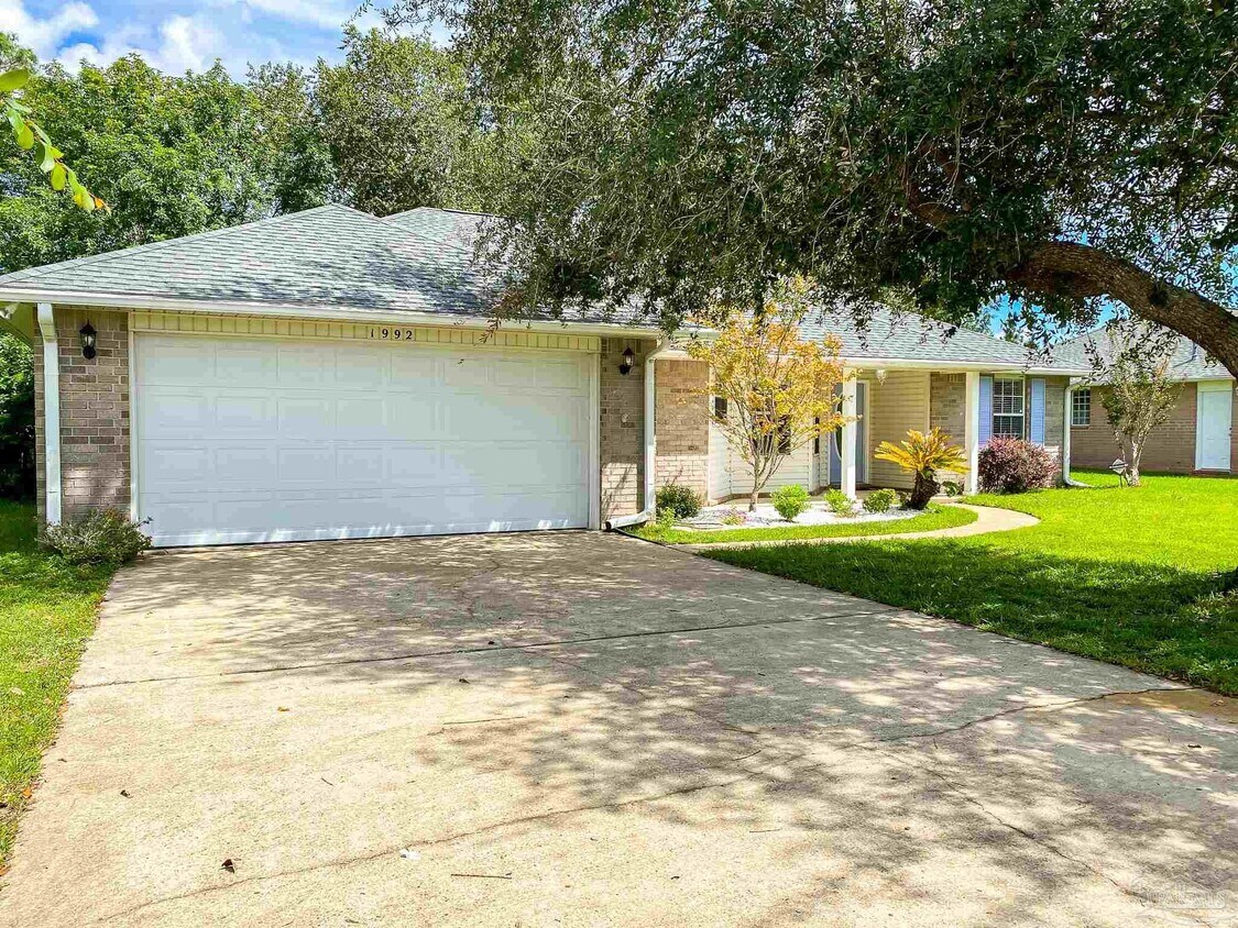 Foto principal - 1992 Southwind Cir