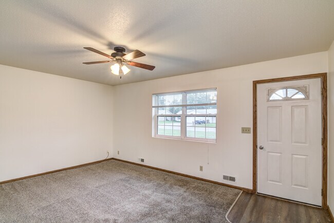Foto del edificio - 2101 Mittelstadt Ln