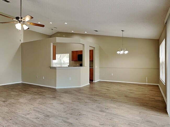 Building Photo - 26852 Carmen Pl