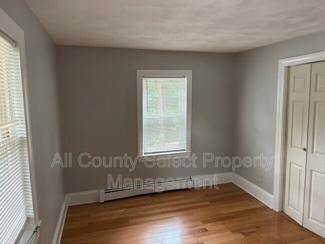 Building Photo - 42 Elijah St
