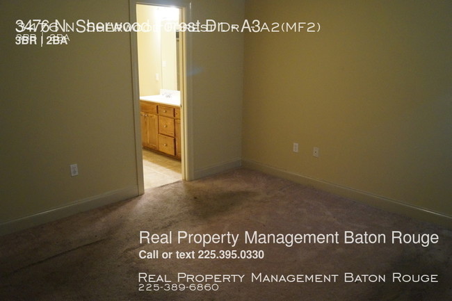 Building Photo - Beautiful Townhouse on Sherwood Forest