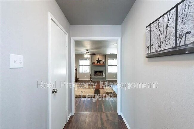 Foto del edificio - 509 Indian Creek Dr
