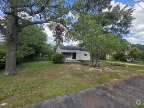 Building Photo - 161 Golden Way