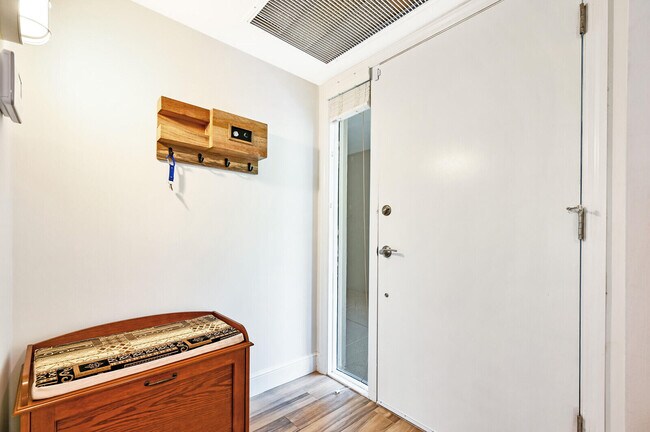 Foto del edificio - 775 Jeffery St