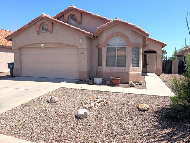 Foto del edificio - Convenient Tucson Eastside Home with 3 bed...