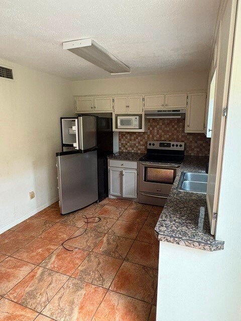 Foto del edificio - 8306 Oakhaven Rd