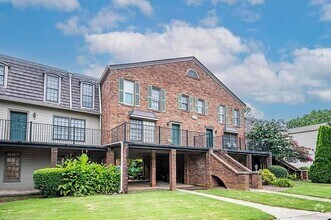 Building Photo - 3091 Colonial Way