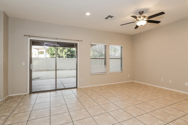 Building Photo - 706 N 112th Dr