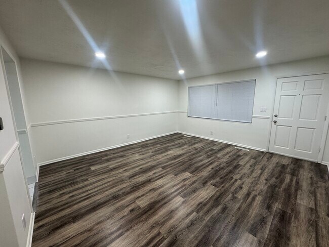 Foto del edificio - 459 N 400 E