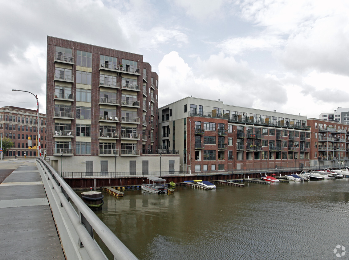 Primary Photo - Water Street Lofts