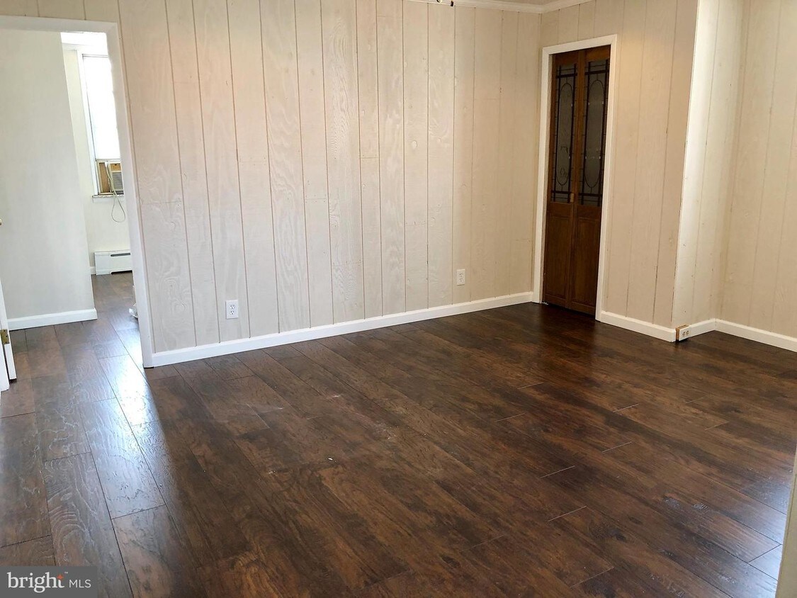 Foto principal - 3001 S Sydenham St