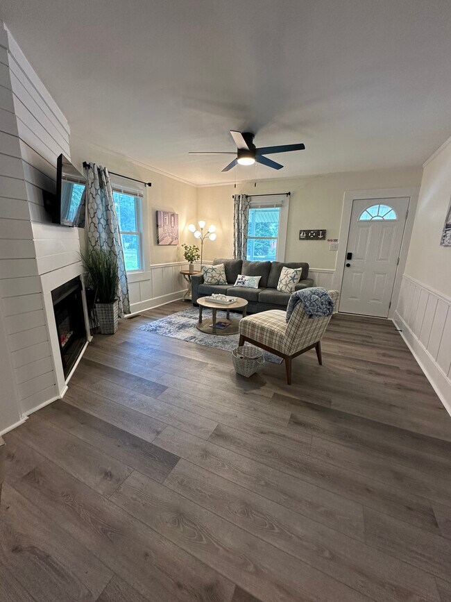 Foto del edificio - 5326 Masonboro Loop Rd