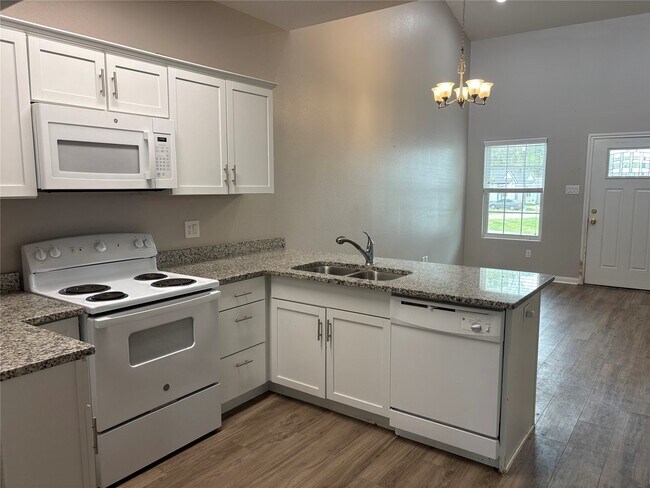 Foto del edificio - 16839 Balmoral St