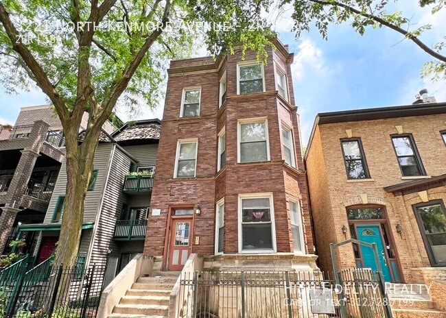 Photo - 3221 N Kenmore Ave Apartment