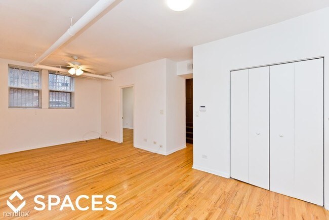 Building Photo - 1331 W Addison St