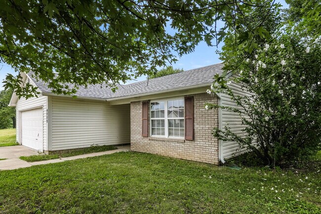 Foto del edificio - 4009 Dogwood Ln