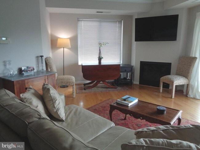 Foto del edificio - 3101 N Hampton Dr