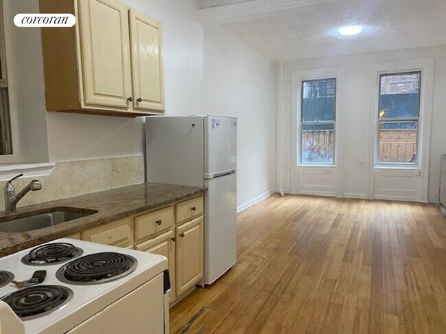 Foto del edificio - 323 Schermerhorn St