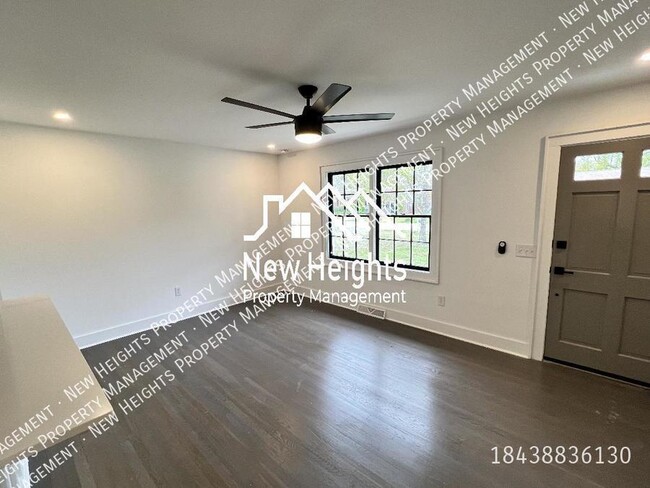 Building Photo - Renovated 3 Bedroom Home in West Ashley!