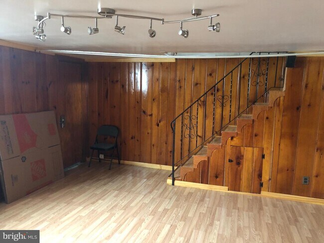 Building Photo - 2644 Elbridge St