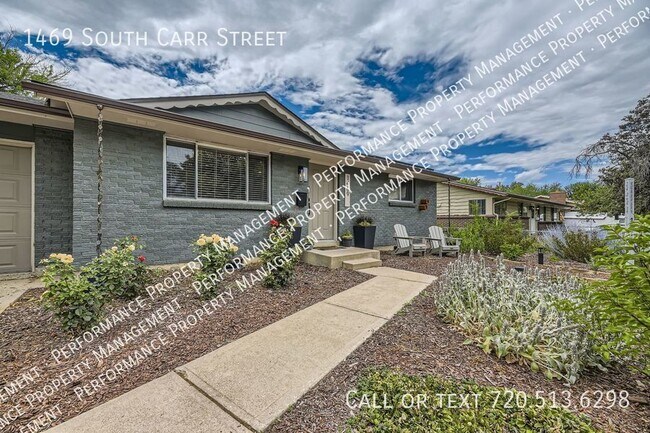 Foto del edificio - Beautiful, updated brick ranch in Lakewood