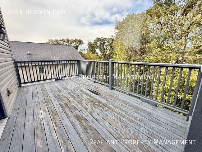 Building Photo - 3254 Berwyn Pl