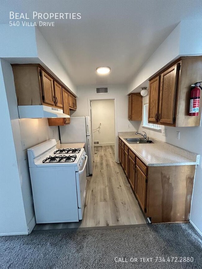 Building Photo - 540 Villa Dr