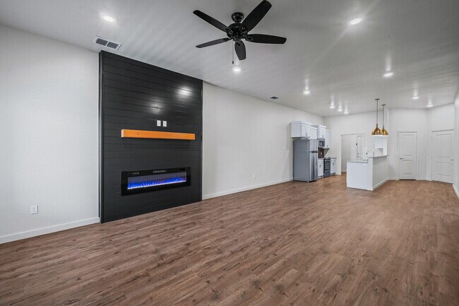 Foto del edificio - 4108 Trenton Ave