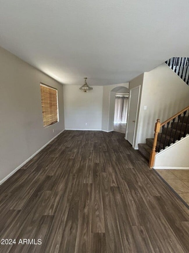 Building Photo - Very Spacious 4 bedroom, 2.5 bath in San Tan Valley