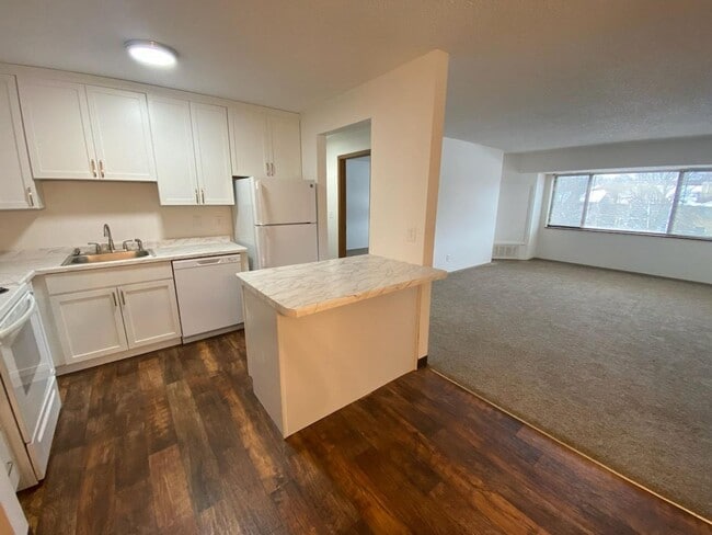 Interior Photo - The Grove of White Bear Lake