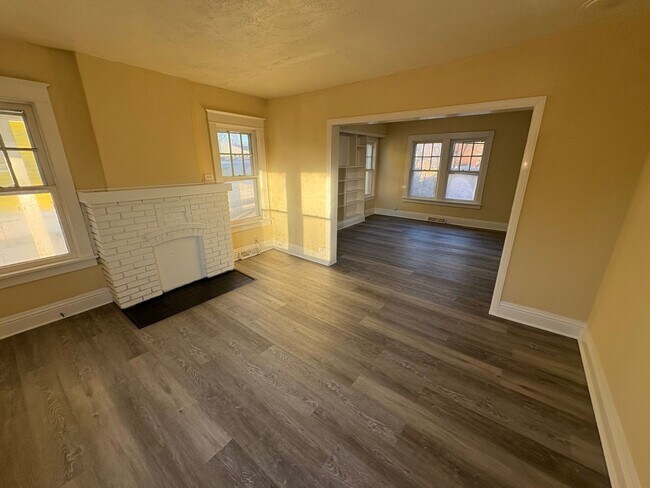 Building Photo - Charming 3-bedroom home located in the heart of Dayton