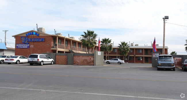 Building Photo - Lakeside Apartments