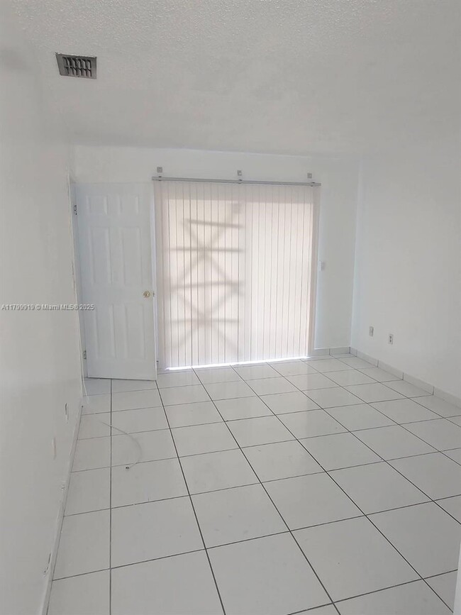 Foto del edificio - 14911 SW 104th St