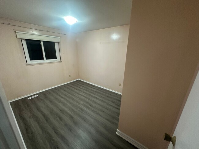 Building Photo - 29 Tillbrook Ct