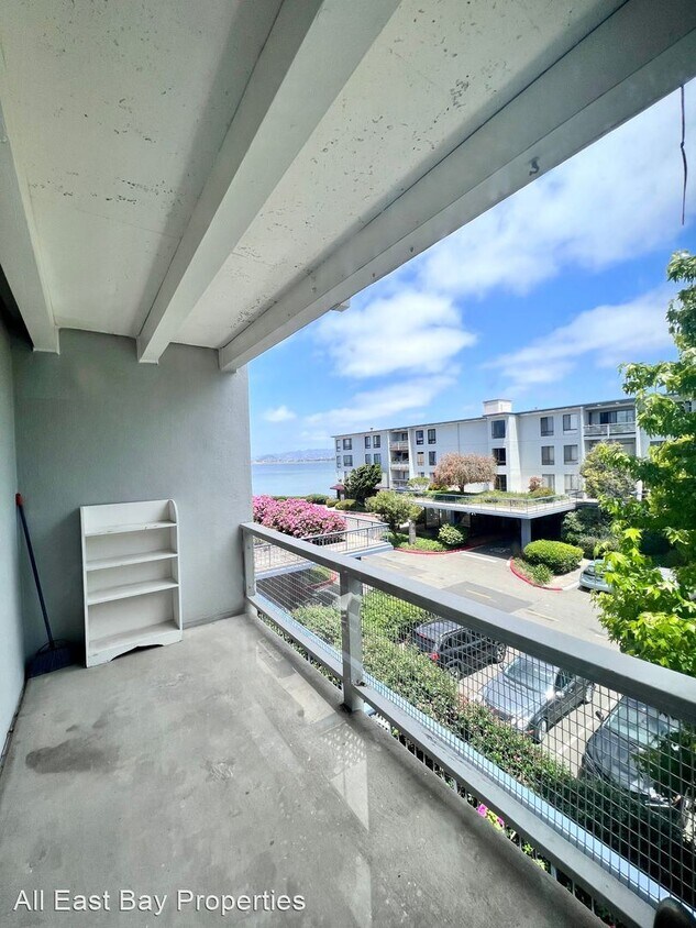 Primary Photo - 1 br, 1 bath House - 7 Commodore Dr. #363