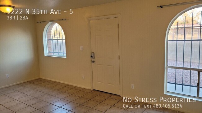 Foto del edificio - 3 Bed Condo Off 35th Ave and Dunlap!