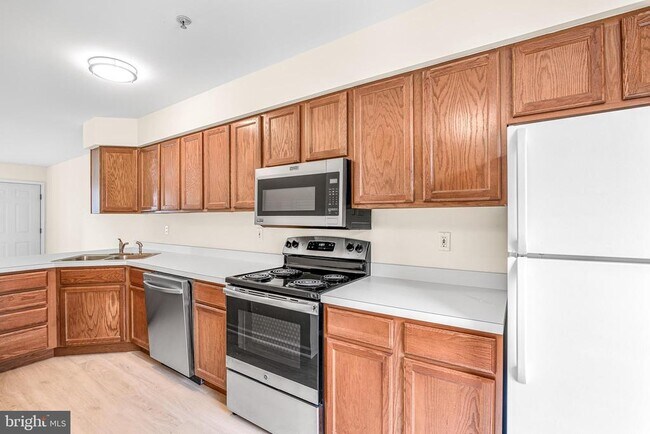 Foto del edificio - 217 E Dover St