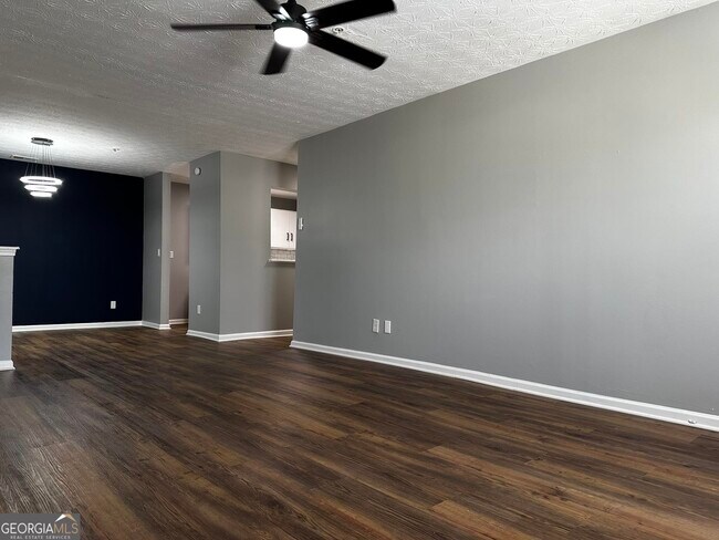 Building Photo - 9302 Fairington Ridge Cir
