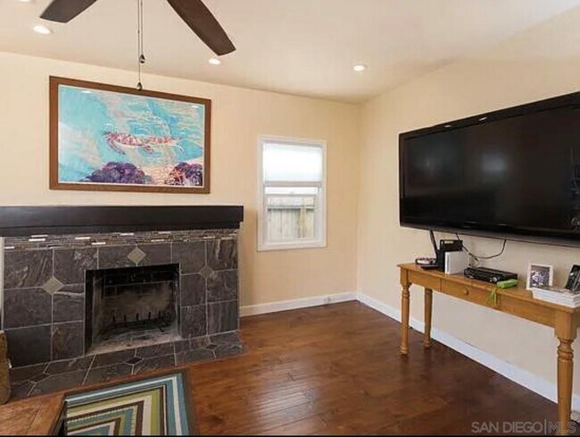 Foto del edificio - 7224 Fay Ave