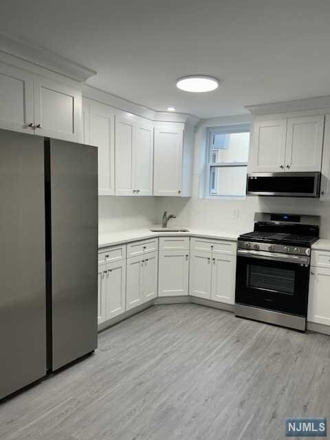 Primary Photo - 452 Walker St
